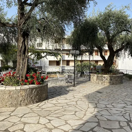 La Calma 2* Dassia (Corfu)