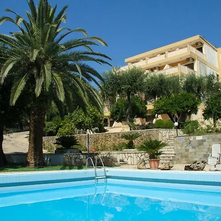 La Calma 2* Dassia (Corfu)